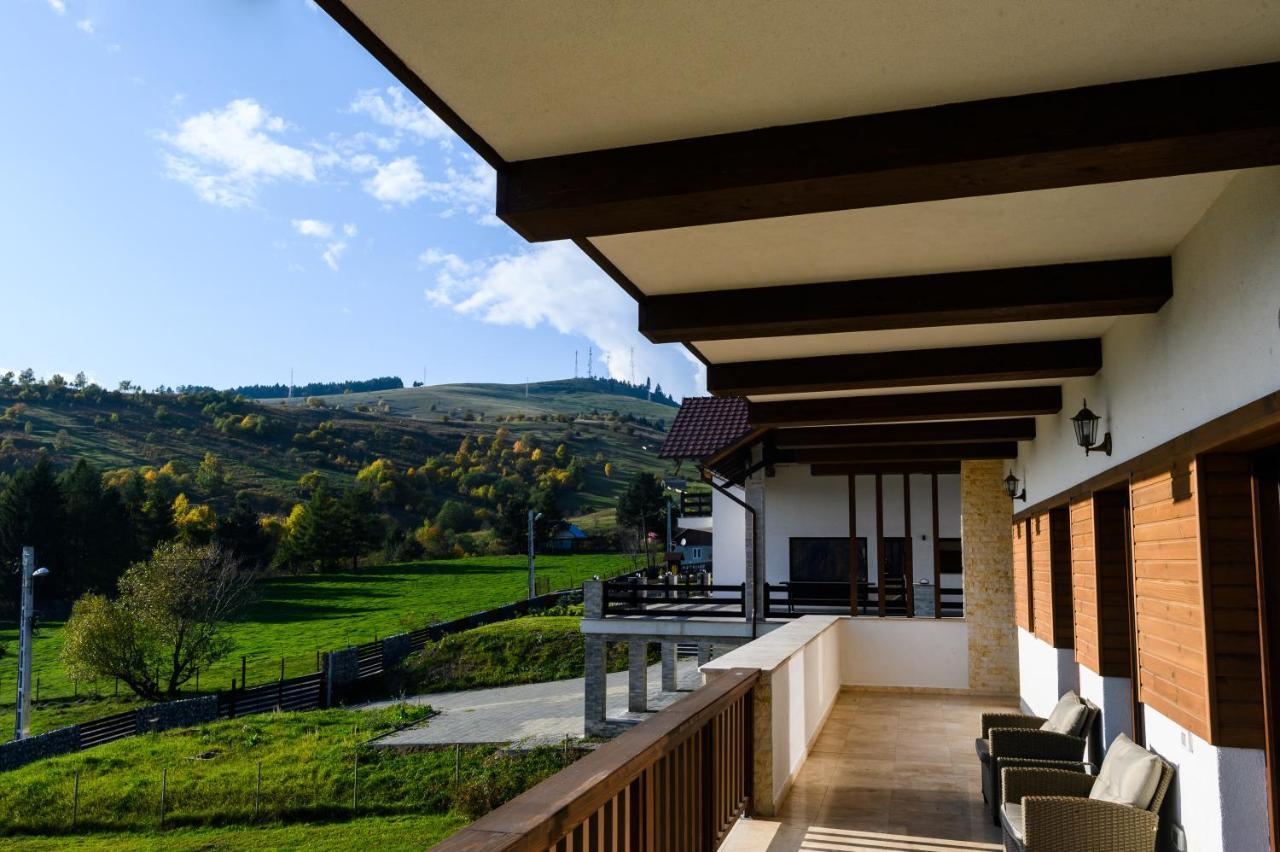 Chalet First Hill Gura Humorului Exterior foto